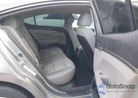 2017 Hyundai Elantra Se z USA, uszkodzony, nr VIN KMHD74LF8HU099302